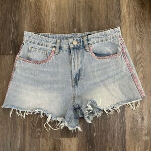 Blank nyc barrow whipstitch detail denim shorts